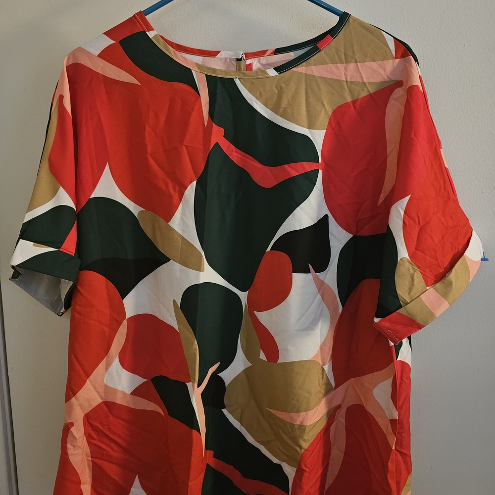 Fun Vibrant Top - Picture 2 of 4